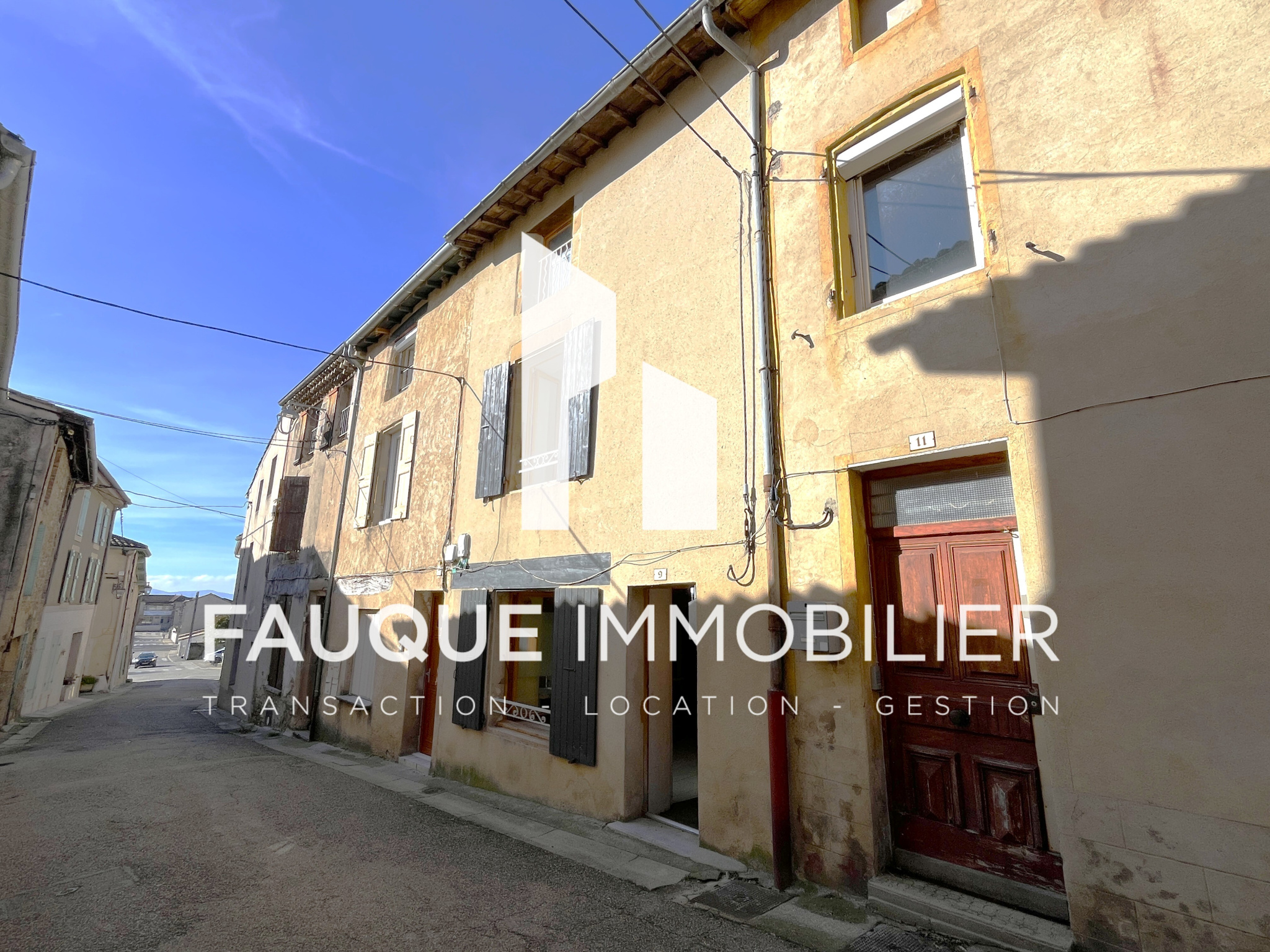 EXCLUSIVITE. CHABEUIL, Au coeur du village, maison type 3 de