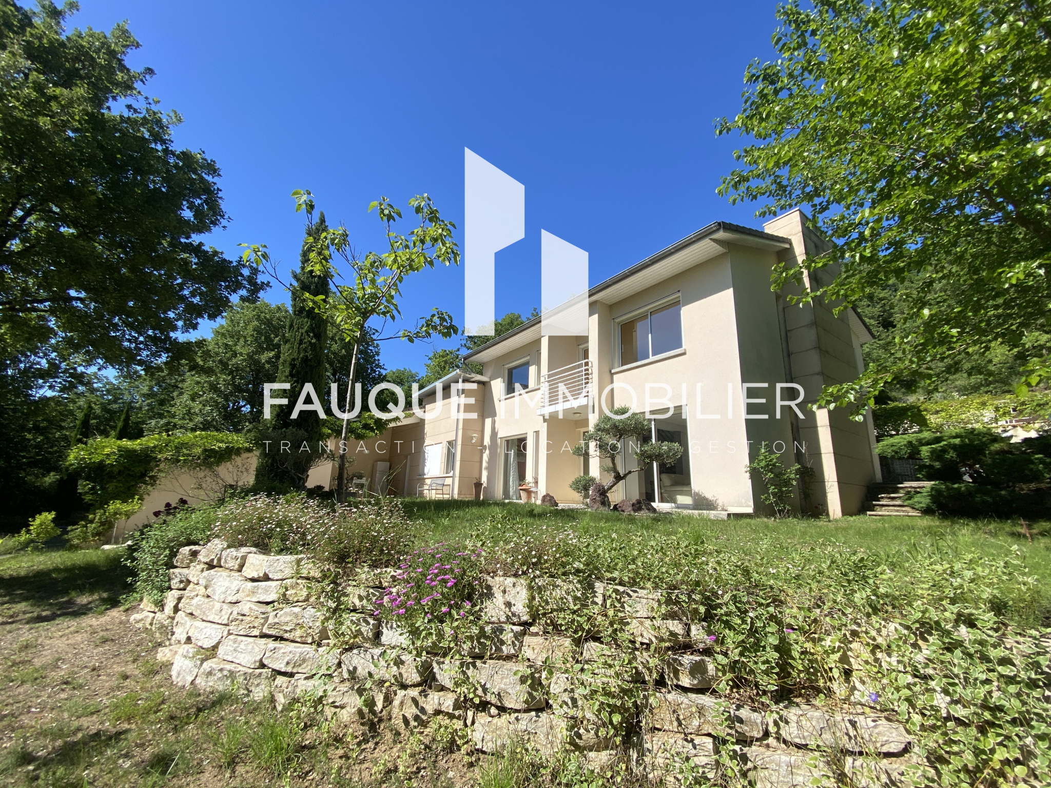 Maison contemporaine avec piscine 160 m2 habitables